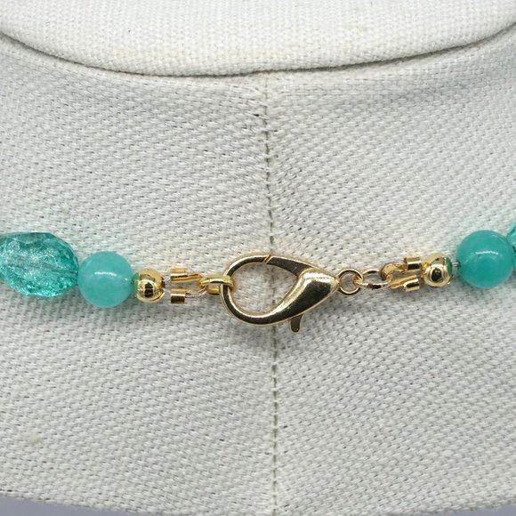 Necklace with Turquoise, crystals and a lobster clasp. - Picture 5 of 6